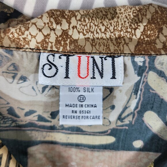 Vintage 100% Silk Top Button Up Plus Size 2X Geometric Art To Wear Snake Print - Picture 6 of 6